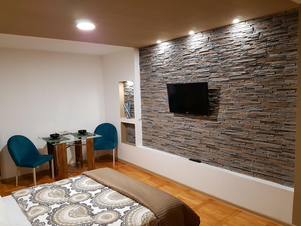 Woodstone Apartment Ploiesti Exterior photo